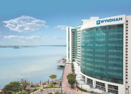 Wyndham Guayaquil Puerto Santa Ana 1