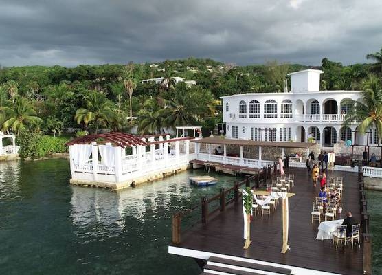 Waters Edge Guest House 1