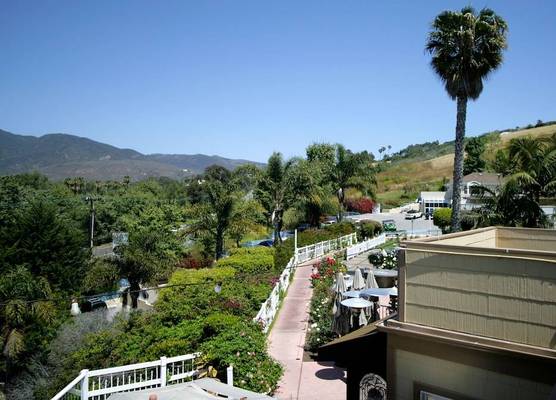 Malibu Country Inn 1