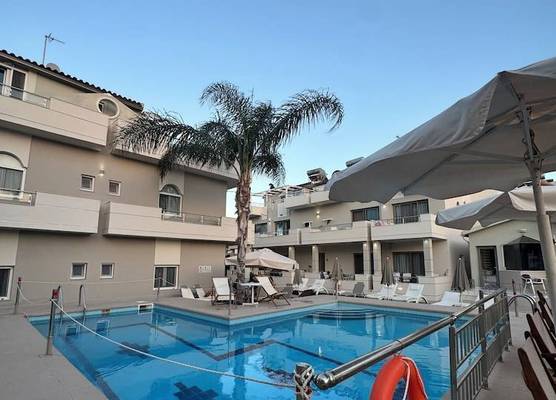 Sirena Apartments 1