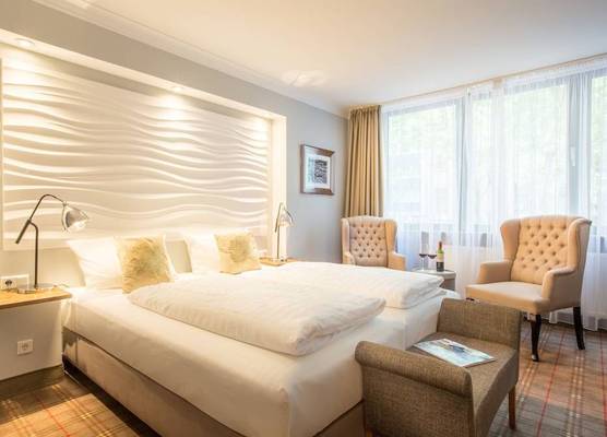 The Ascot Hotel 1