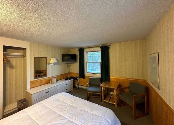 Maple Leaf Inn Lake Placid 1
