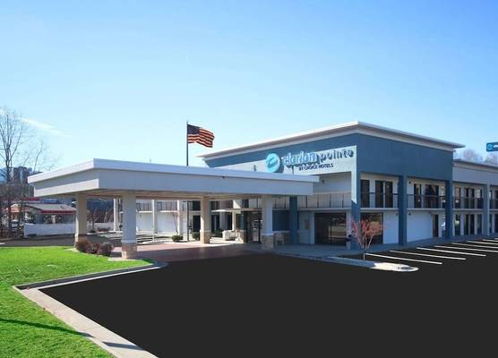 Clarion Pointe Statesville 1