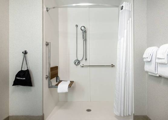 Holiday Inn Express & Suites QUEENSBURY - LAKE GEORGE AREA by IHG 1