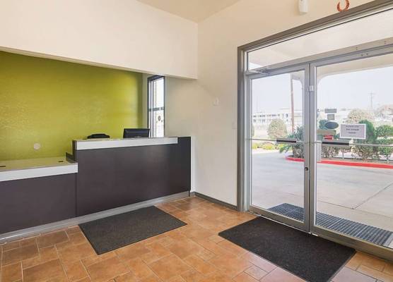 Studio 6-Tyler, TX 1