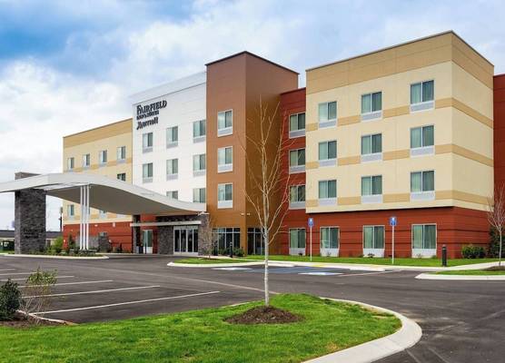 Fairfield Inn & Suites by Marriott Dickson 1