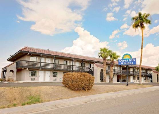 Days Inn & Suites by Wyndham Needles 1