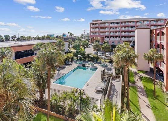 Beachfront Palms Resort Galveston, an Ascend Collection Hotel 1