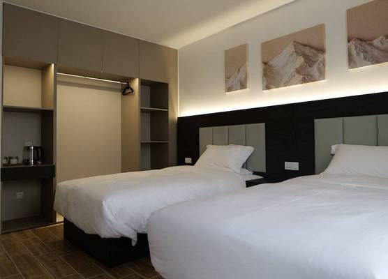 KIMMIY HOTEL 1