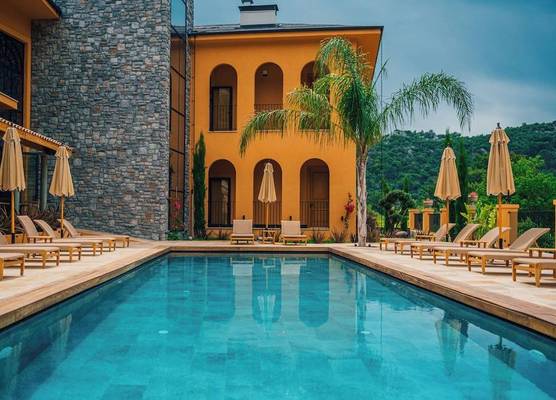 The Remote Hotel 1