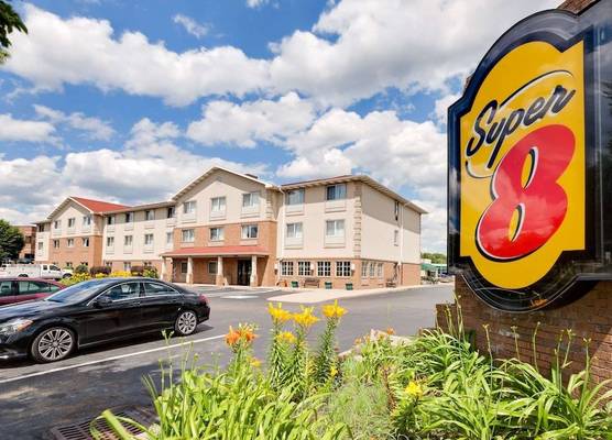 Super 8 by Wyndham Akron S/Green/Uniontown OH 1