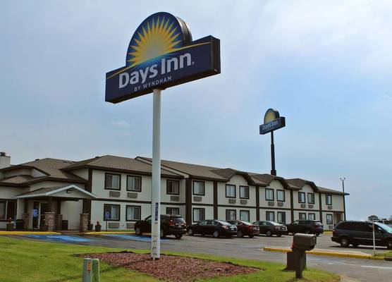 Days Inn by Wyndham West-Eau Claire 1