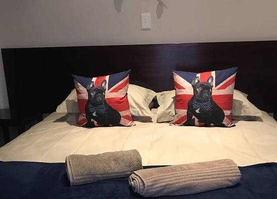 VJ's Guesthouse and Restaurant 1
