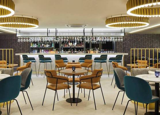 Courtyard by Marriott London Heathrow Airport 1