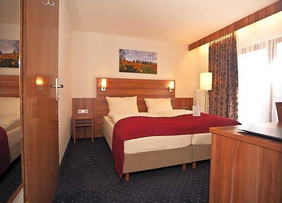 Hotel Knaus am Hafen 1