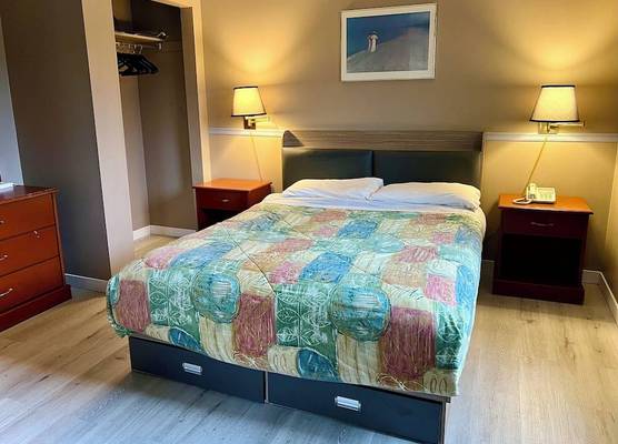 Valemount Hotel 1