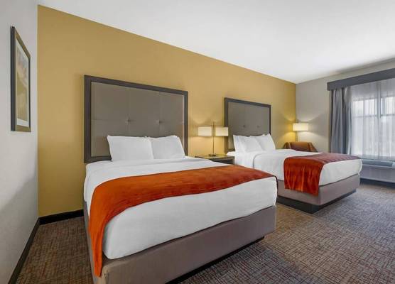 Best Western Plus Elizabethtown Inn & Suites 1
