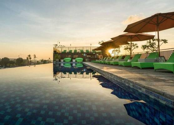 Palette Hotel near Padma 1