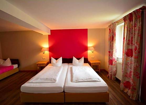 Landhotel Schloss Buttenheim 1