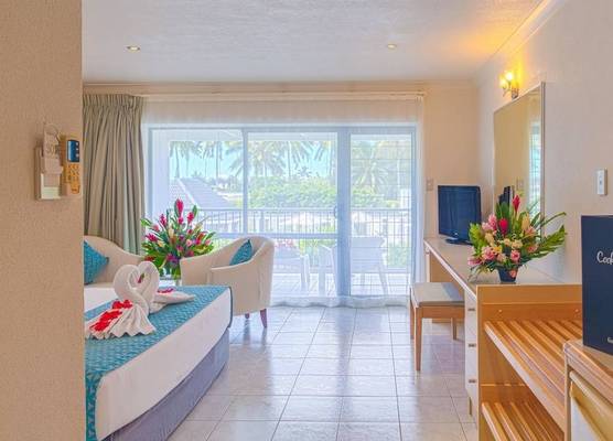 Muri Beach Club Hotel 1
