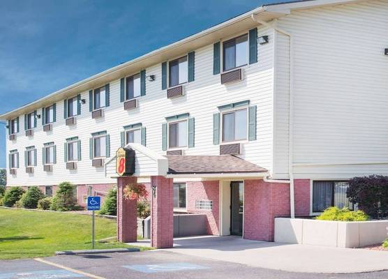Super 8 by Wyndham Massena NY 1