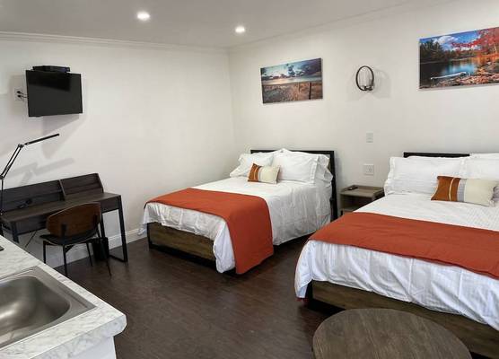 Gatehouse Motel 1