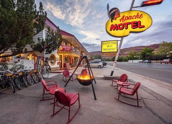 Apache Motel 1