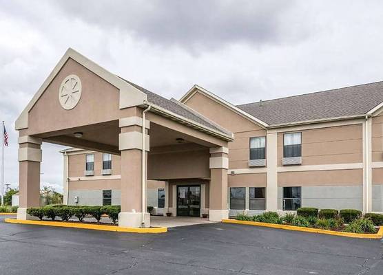 Relax Inn & Suites 1