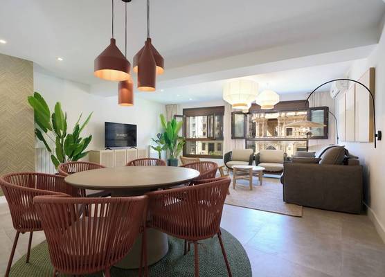 San Francisco Top-Luxury, by Homing U 1