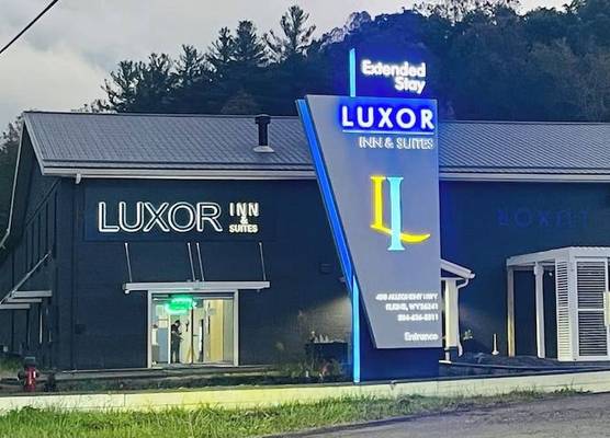 Luxor Inn & Suites, a Travelodge by Wyndham 1