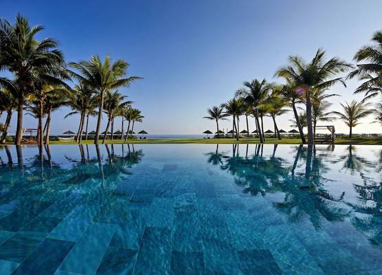 Wyndham Royal Beachfront Resort & Spa Hoi An Danang 1