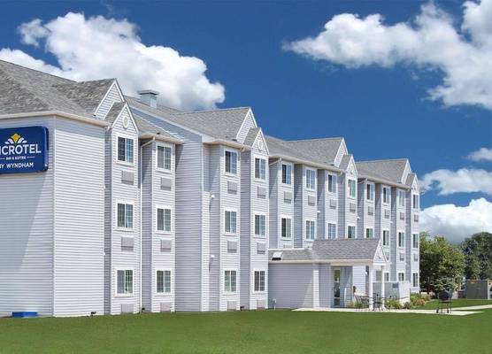MICROTEL Inn and Suites - Ames 1