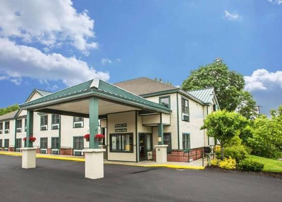 Hotel Glens Falls / Lake George 1