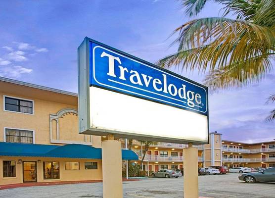 Travelodge by Wyndham Fort Lauderdale 1