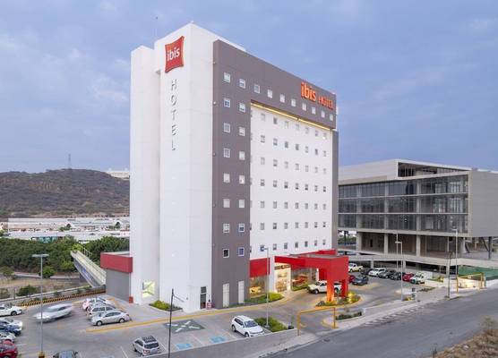 Ibis Queretaro 1