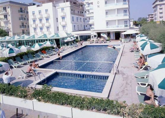 Hotel Heron 1