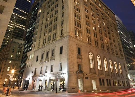 One King West Hotel and Residence 1