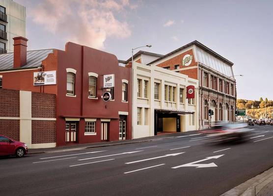 The Old Woolstore Apartment Hotel 1