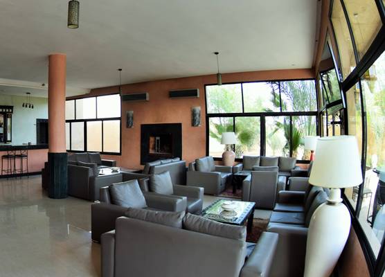 Palm's Club 1