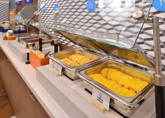 Holiday Inn Express Miami Airport-Blue Lagoon Area by IHG 1