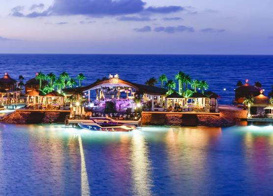 Cratos Premium Hotel Casino & SPA 1