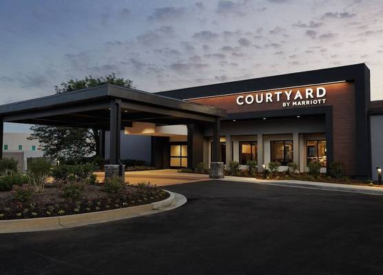 Courtyard by Marriott St. Louis Downtown West 1