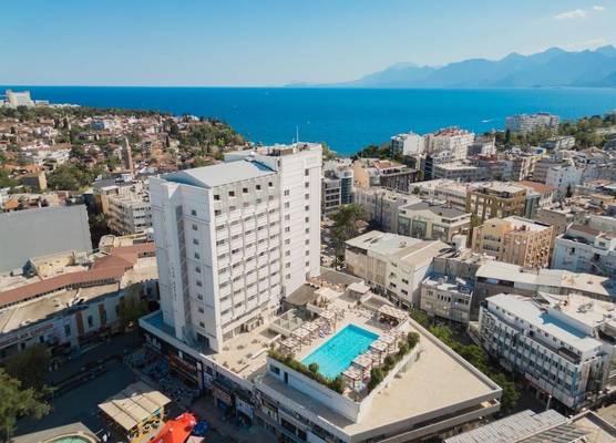 Best Western Plus Khan Hotel 1