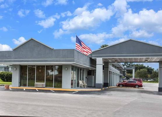 Super 8 by Wyndham Ocala I-75 1