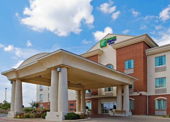 Holiday Inn Express & Suites LEVELLAND by IHG 1