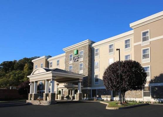 Holiday Inn Express & Suites DANBURY - I-84 by IHG 1