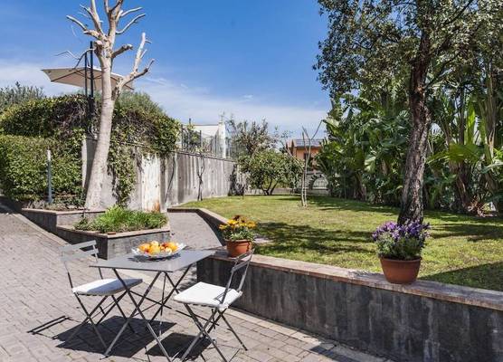 City Cottage With Garden and Pool by Wonderful Italy 1