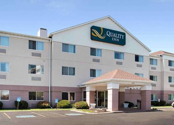 Quality Inn Brooklyn Center 1