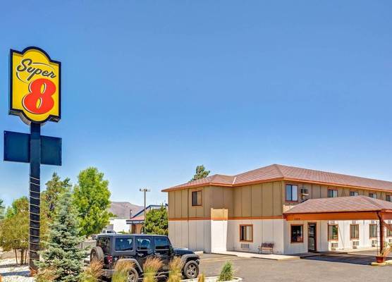 Super 8 by Wyndham Carson City Lake Tahoe 1