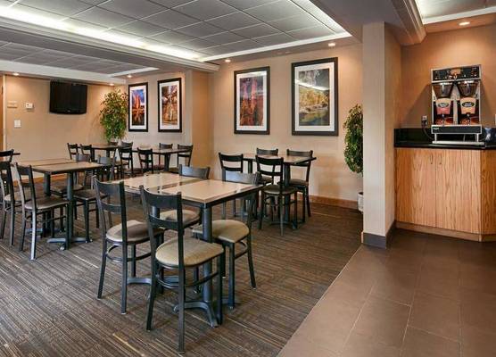 Best Western Town & Country Inn 1